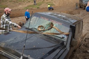 Snatch strap in windscreen.jpg