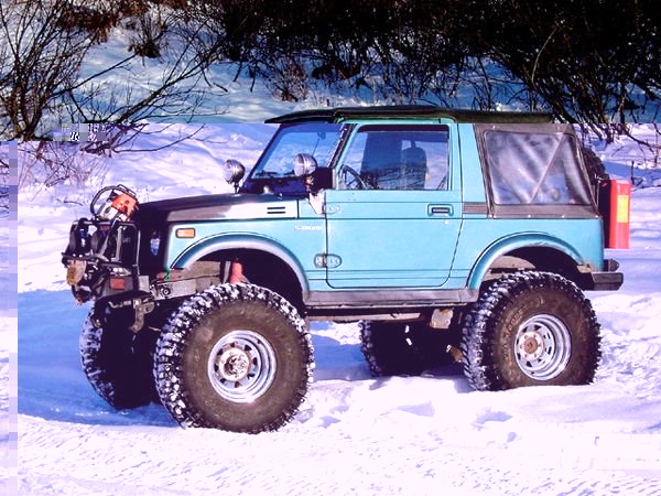 131_0908_08_z+august_2009_4x4_trucks+1988_suzuki_samurai.jpg